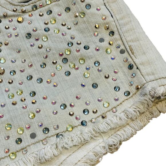 10/$25🦋 Hot Kiss Ultra Light Wash Rhinestone CiCi Denim Cutoff Shorts - Size 1 - Picture 2 of 13